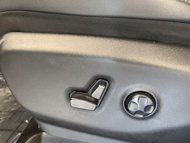 used 2025 Chrysler Pacifica car, priced at $29,500