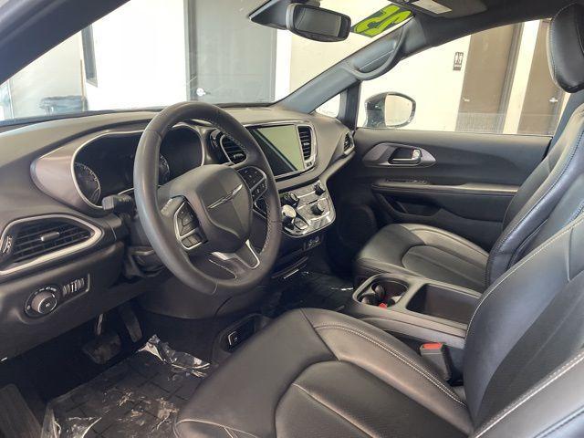 used 2025 Chrysler Pacifica car, priced at $29,500