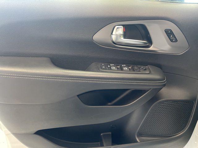 used 2025 Chrysler Pacifica car, priced at $29,500