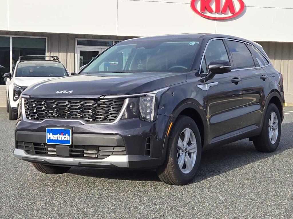 new 2026 Kia Sorento car, priced at $33,900