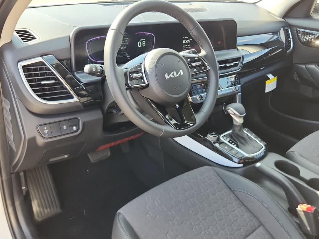 new 2025 Kia Seltos car, priced at $28,670