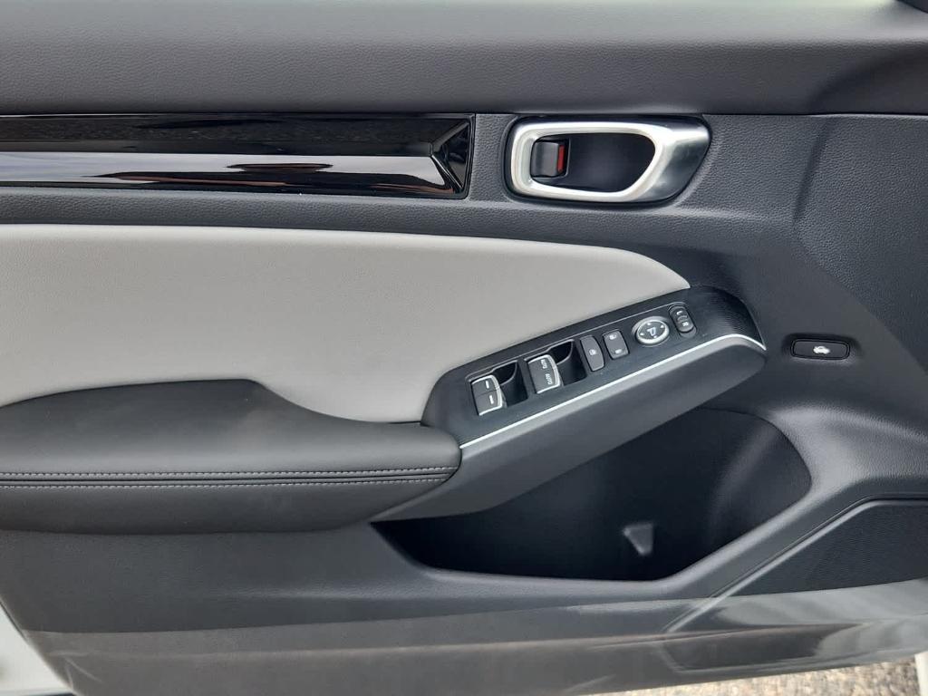 new 2026 Honda Civic Hybrid car, priced at $33,945