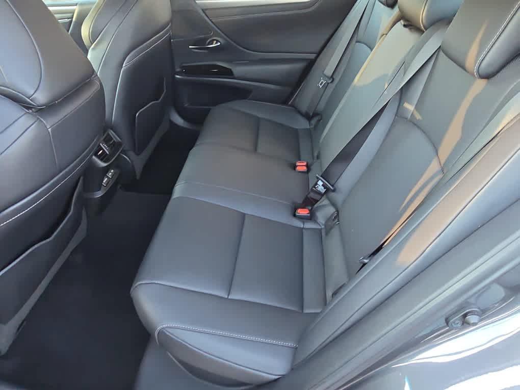 used 2022 Lexus ES 300h car, priced at $32,862