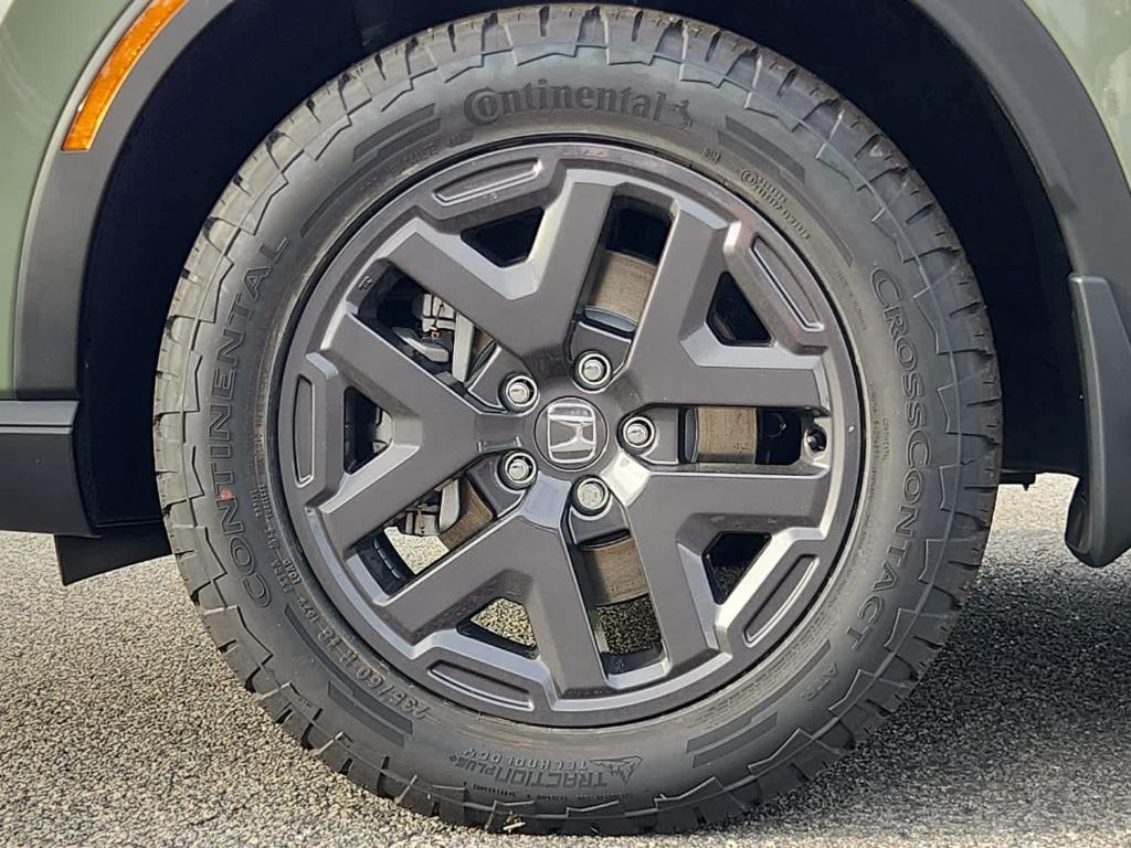 new 2026 Honda CR-V Hybrid car, priced at $40,705