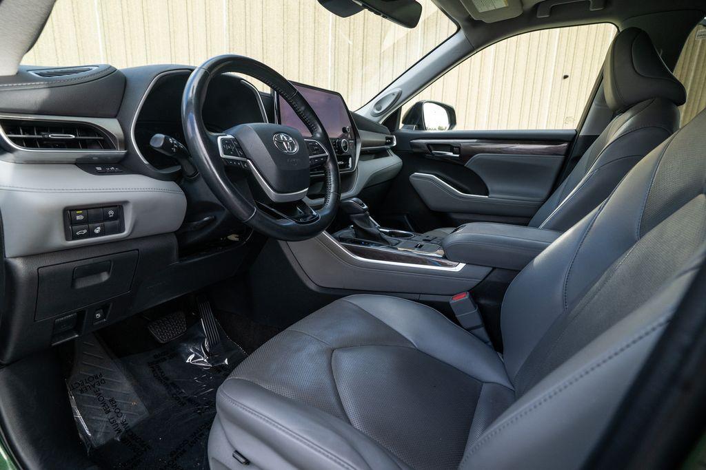 used 2023 Toyota Highlander car, priced at $33,777