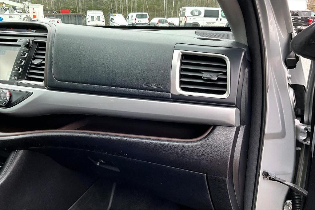 used 2017 Toyota Highlander car, priced at $18,632