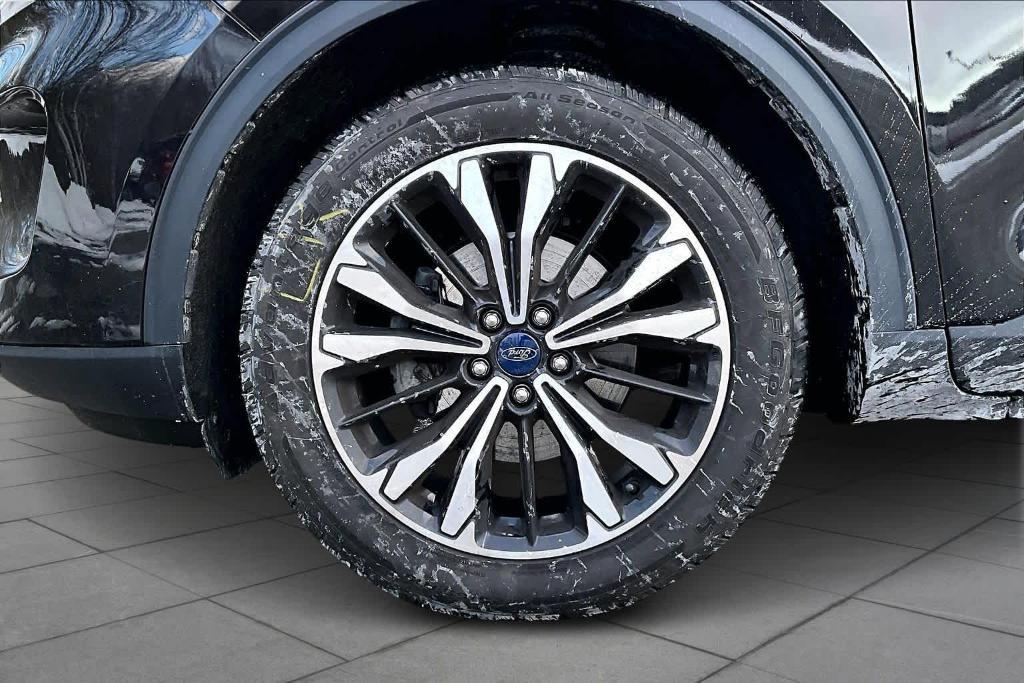 used 2022 Ford Escape car, priced at $19,403