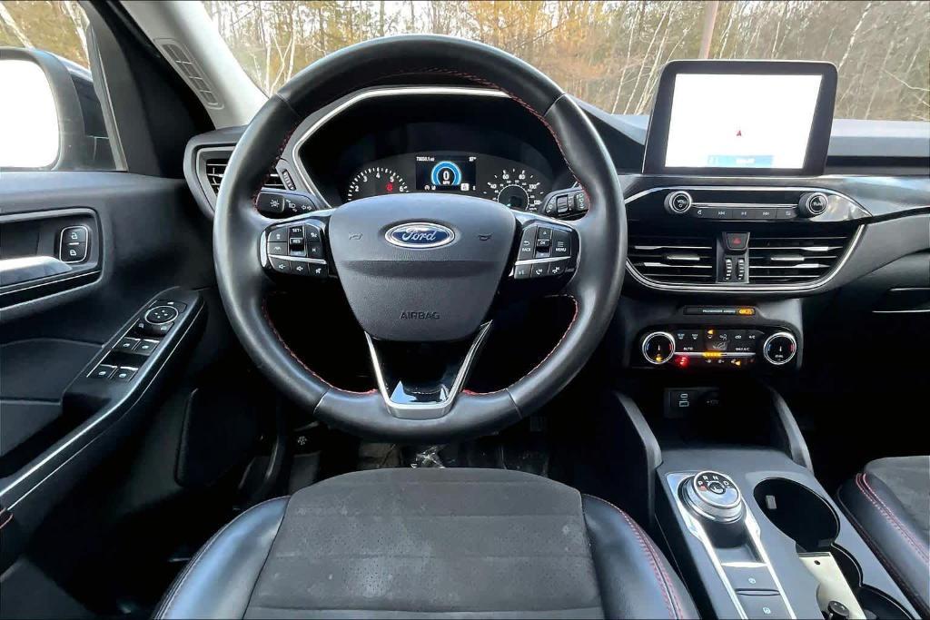 used 2022 Ford Escape car, priced at $19,403