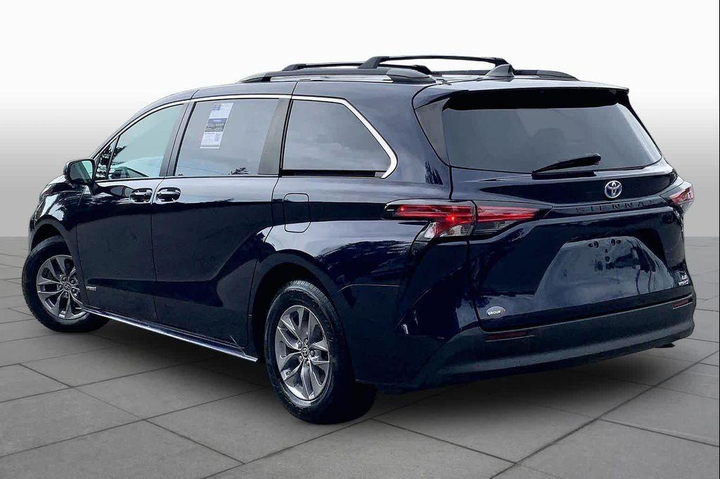 used 2021 Toyota Sienna car, priced at $30,772