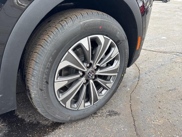 new 2025 Buick Envision car, priced at $36,755