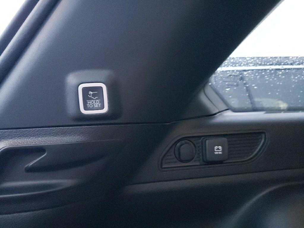 new 2025 Jeep Grand Cherokee car, priced at $40,915