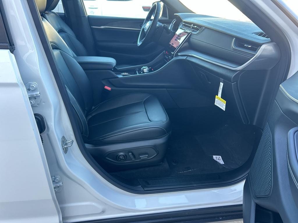 new 2025 Jeep Grand Cherokee L car, priced at $51,735