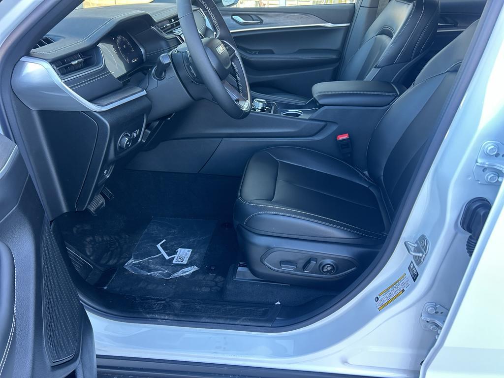 new 2025 Jeep Grand Cherokee L car, priced at $51,735