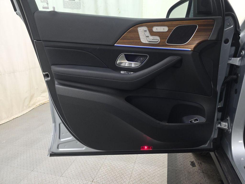 used 2025 Mercedes-Benz GLE 350 car, priced at $61,998