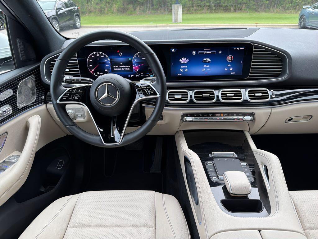 used 2025 Mercedes-Benz GLE 350 car, priced at $52,998
