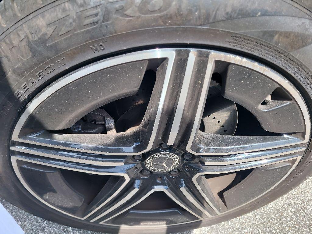 used 2025 Mercedes-Benz GLE 450 car, priced at $71,998