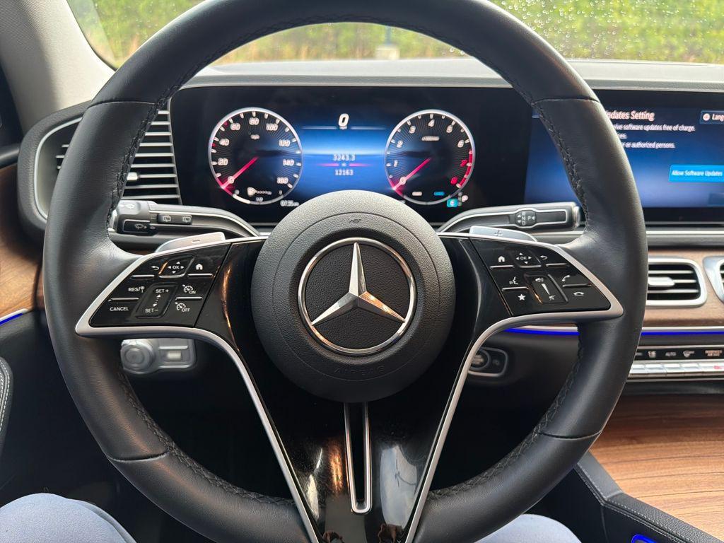 used 2025 Mercedes-Benz GLE 350 car, priced at $59,998