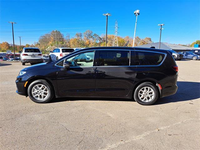used 2024 Chrysler Pacifica car, priced at $27,268
