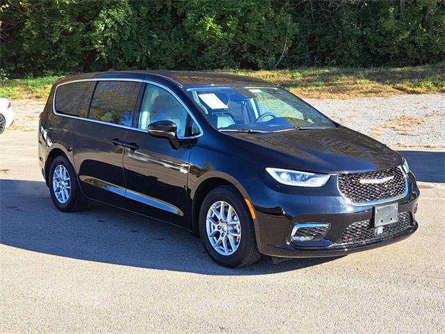 used 2024 Chrysler Pacifica car, priced at $27,268