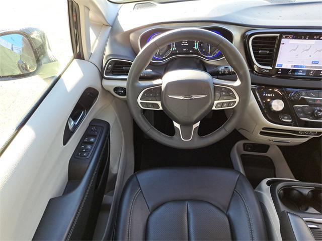used 2024 Chrysler Pacifica car, priced at $27,268