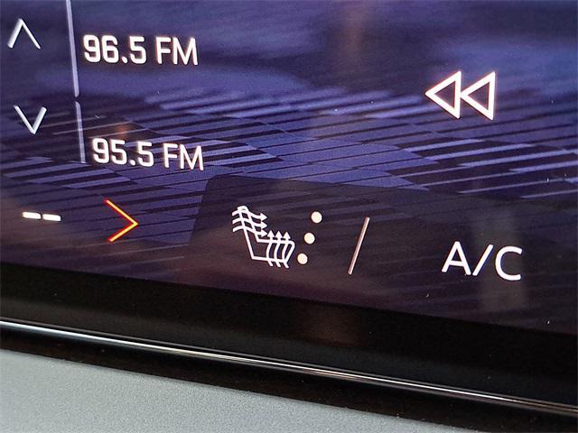 used 2024 Chevrolet Traverse car, priced at $37,861