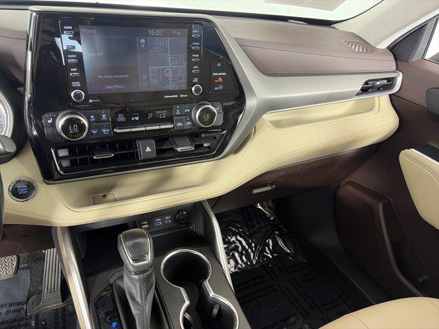 used 2022 Toyota Highlander car, priced at $34,601