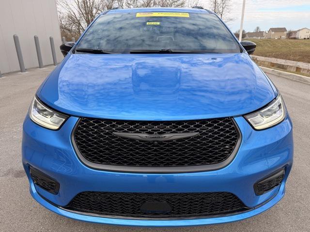 new 2026 Chrysler Pacifica car, priced at $45,710