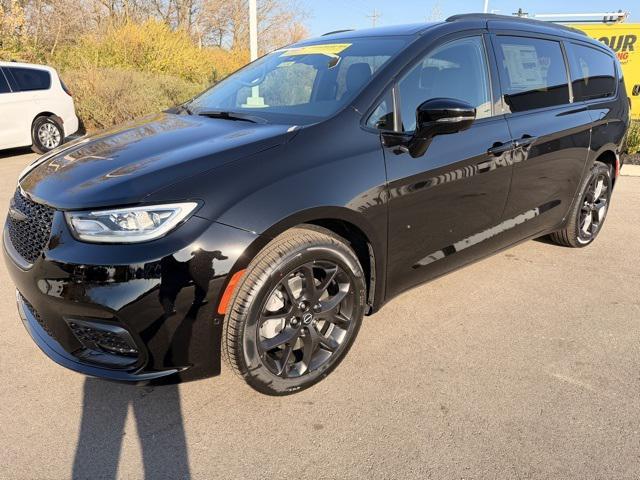 new 2026 Chrysler Pacifica car, priced at $44,546