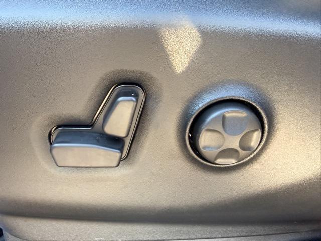 new 2026 Chrysler Pacifica car, priced at $44,546