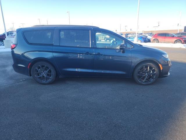 used 2025 Chrysler Pacifica car, priced at $35,500
