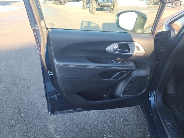 used 2025 Chrysler Pacifica car, priced at $35,500