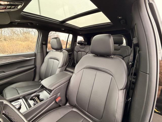 new 2025 Jeep Grand Cherokee car, priced at $50,023