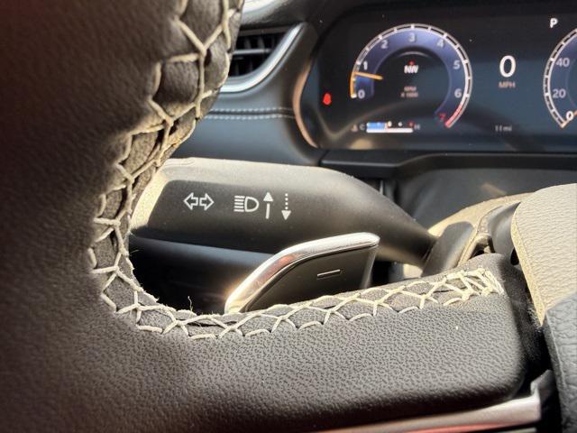 new 2025 Jeep Grand Cherokee car, priced at $47,015