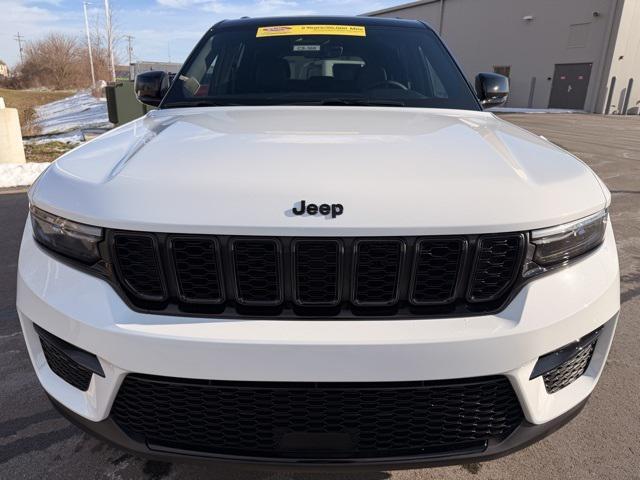 new 2025 Jeep Grand Cherokee car, priced at $47,015