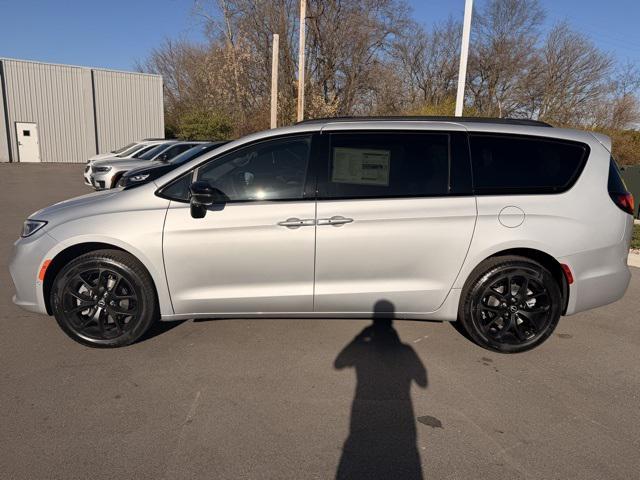 new 2026 Chrysler Pacifica car, priced at $46,590