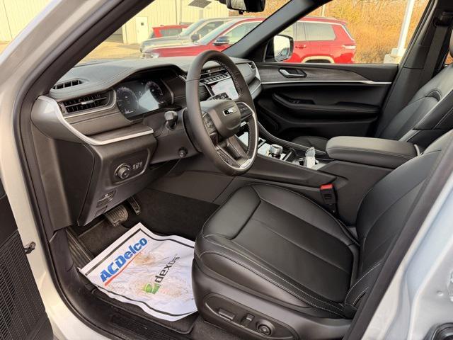 new 2025 Jeep Grand Cherokee car, priced at $50,023