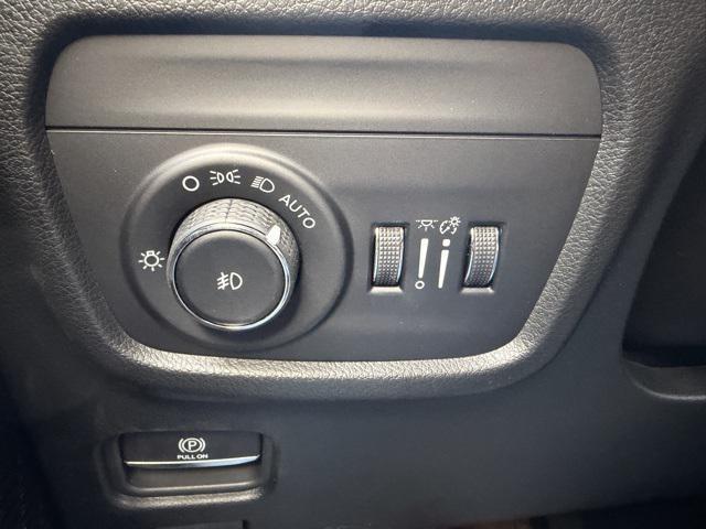 new 2025 Jeep Grand Cherokee car, priced at $50,023