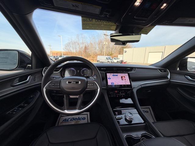 new 2025 Jeep Grand Cherokee car, priced at $50,023