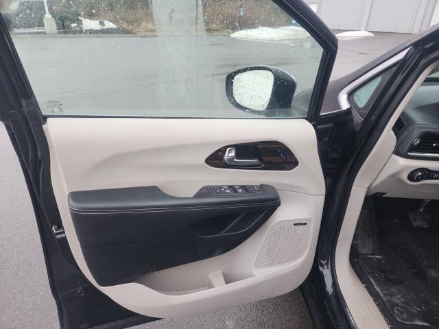 used 2022 Chrysler Pacifica car, priced at $32,500