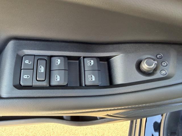 new 2025 Jeep Grand Cherokee car, priced at $38,437