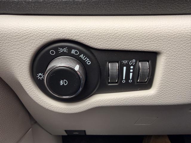 used 2023 Chrysler Pacifica car, priced at $37,500