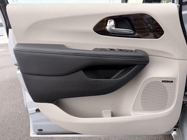 used 2023 Chrysler Pacifica car, priced at $37,500