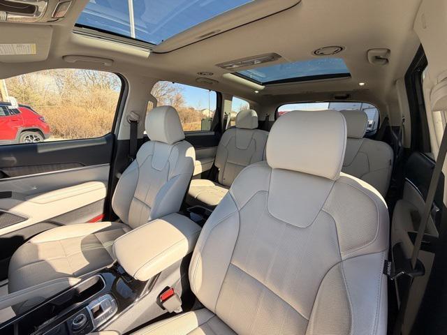 used 2024 Kia Telluride car, priced at $39,000