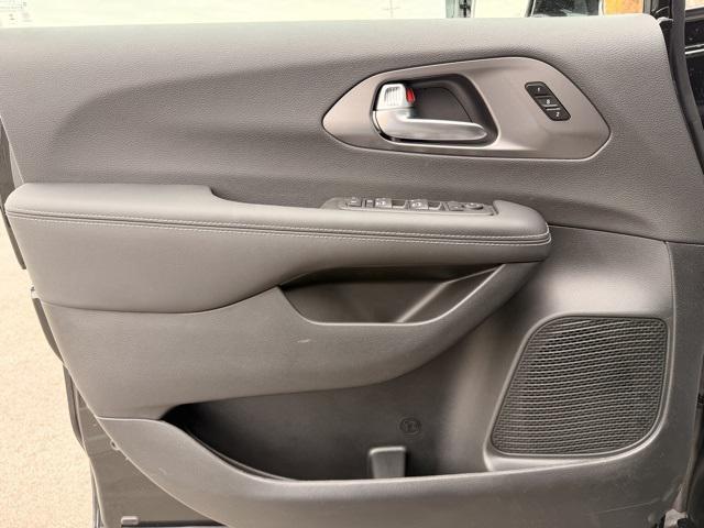 new 2026 Chrysler Pacifica car, priced at $41,965