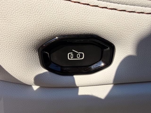 new 2026 Jeep Cherokee car, priced at $44,599