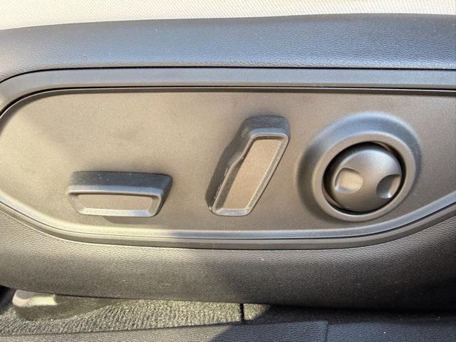 new 2026 Jeep Cherokee car, priced at $44,599