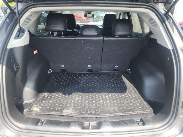 used 2022 Jeep Compass car, priced at $25,000