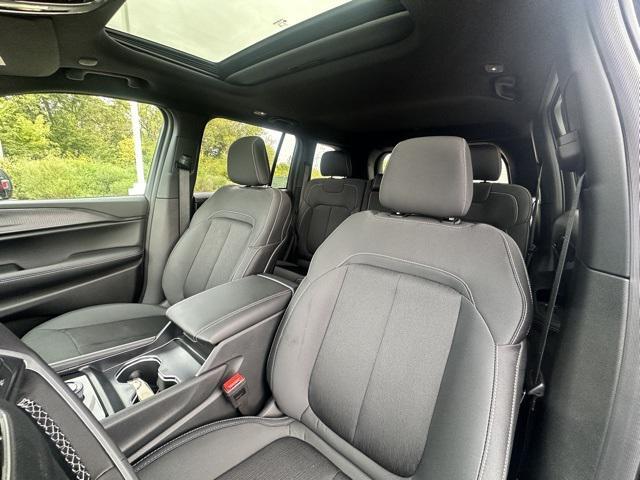 new 2025 Jeep Grand Cherokee car, priced at $38,437