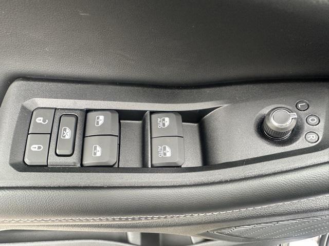 new 2025 Jeep Grand Cherokee car, priced at $38,437