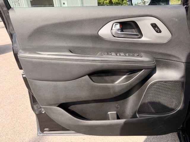 used 2025 Chrysler Pacifica car, priced at $35,000